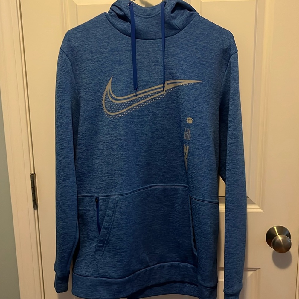 Nike men’s therma-fit hoodie